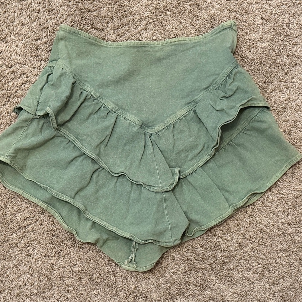 MOTHER The Ruffle Tiered Mini Skirt in Green